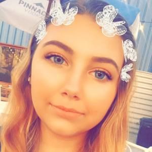 Meet your Posher, Kayla